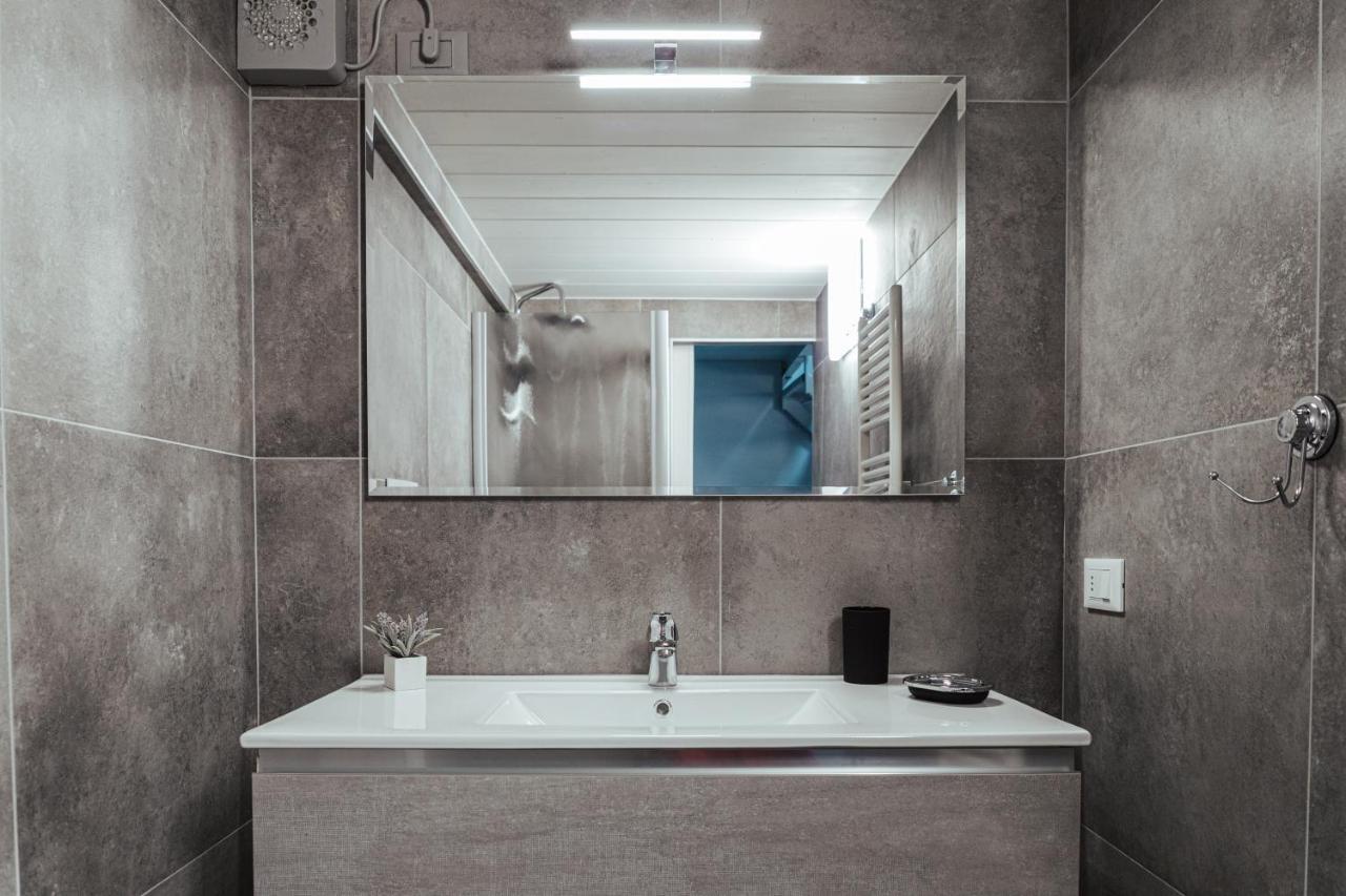 Antico Borgo B&B Con Spa - Adults Only Manerba del Garda Bagian luar foto