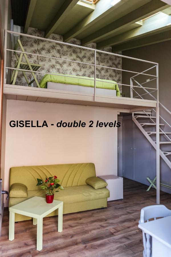 Antico Borgo B&B Con Spa - Adults Only Manerba del Garda Bagian luar foto